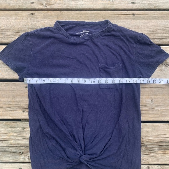 ๐ Universal Thread Navy Knot-Front T-Shirt XS - Picture 7 of 7